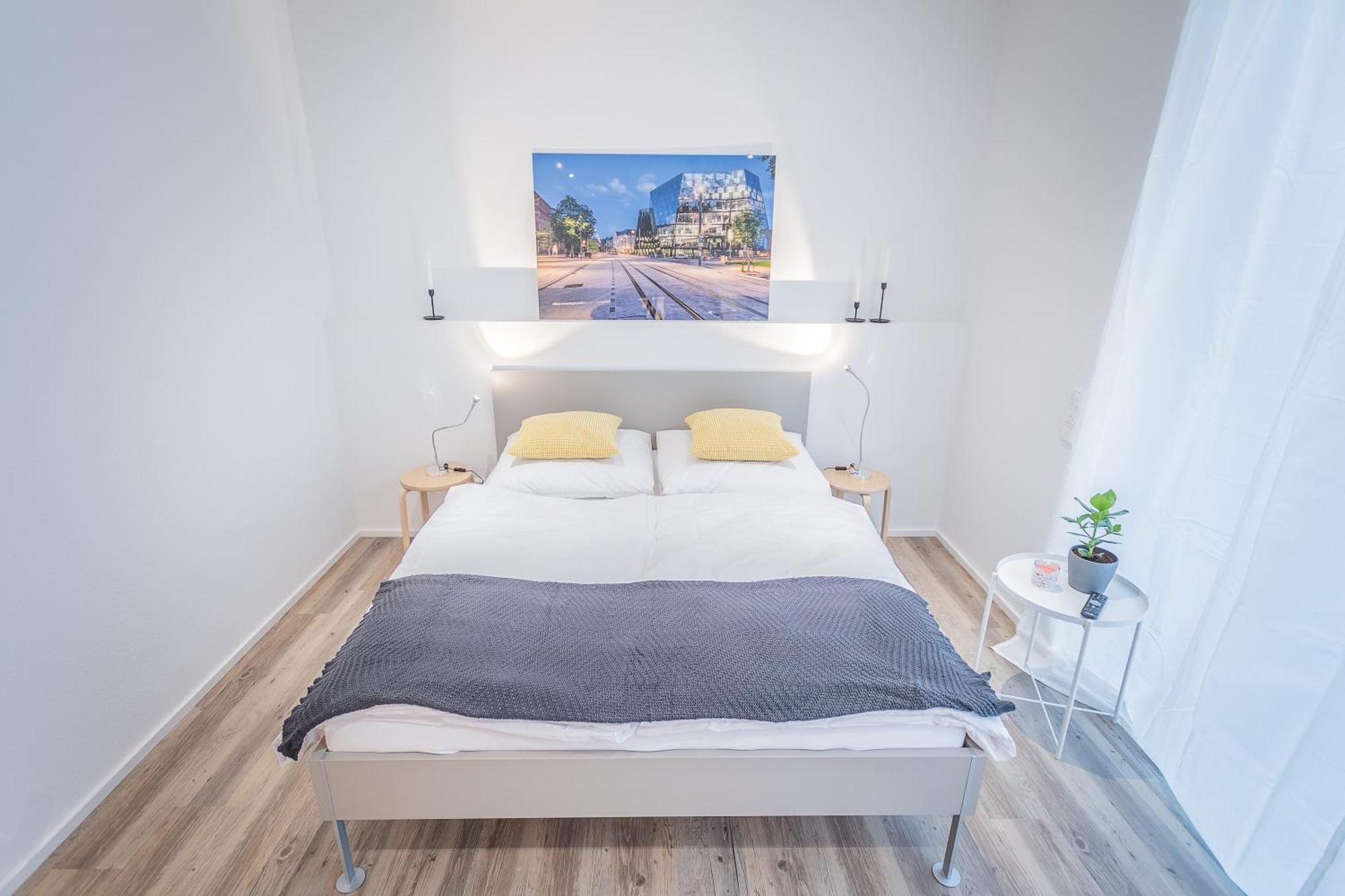One-Bedroom Apartment with Balcony